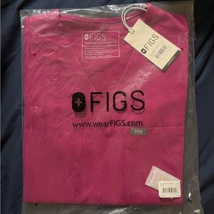 FIGS Catarina One Pocket Scrub Stop in Raspberry